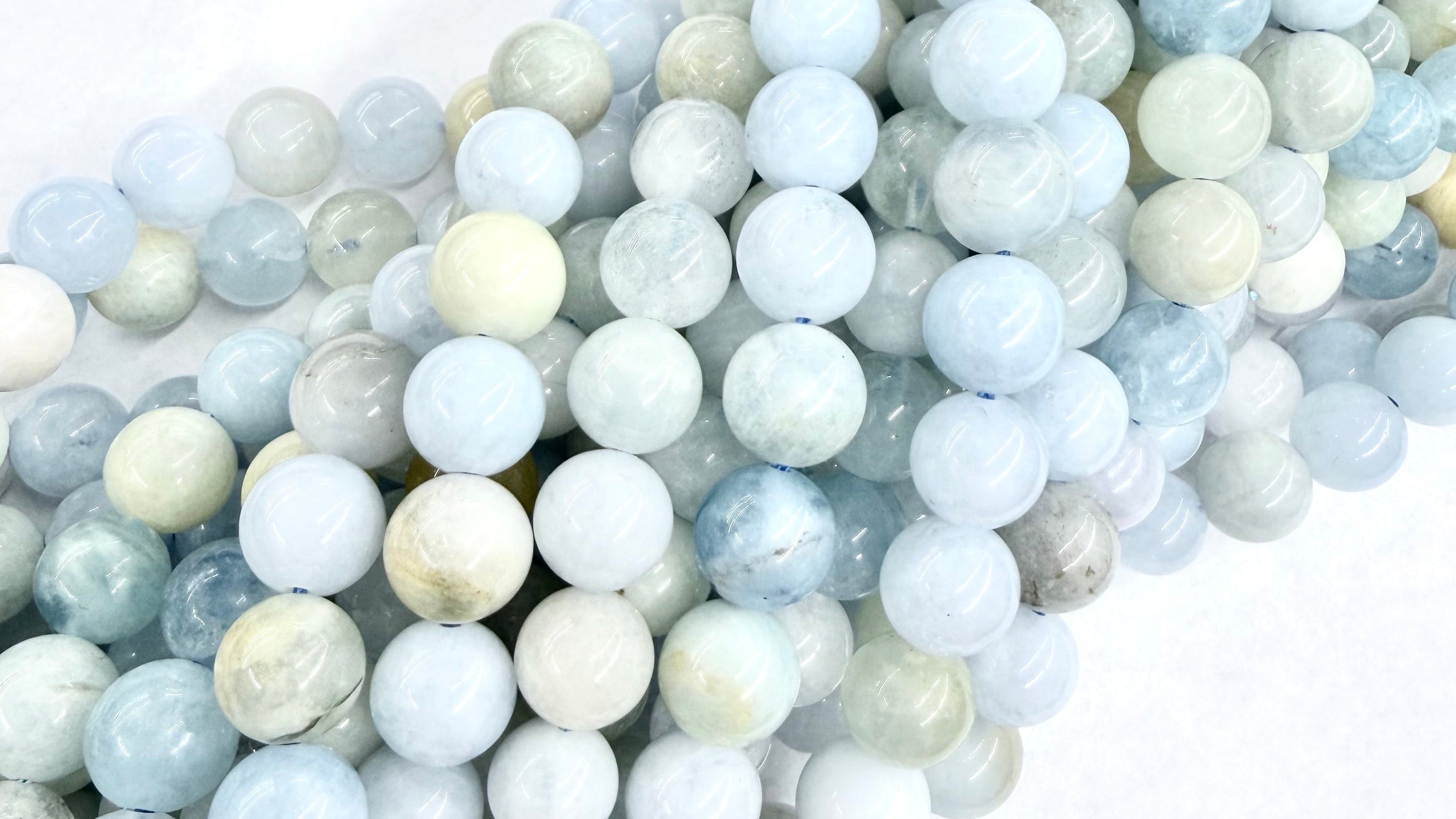Smooth Round Aquamarine Beads 8mm, 15"
