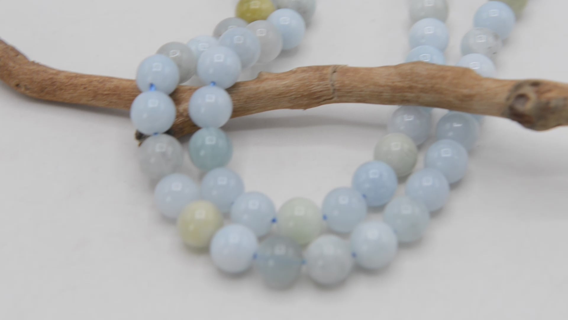 Smooth Round Aquamarine Beads 8mm, 15"